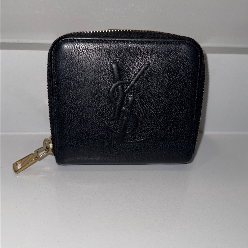 🚨FLASH SALE - Authentic YSL wallet with COA🚨